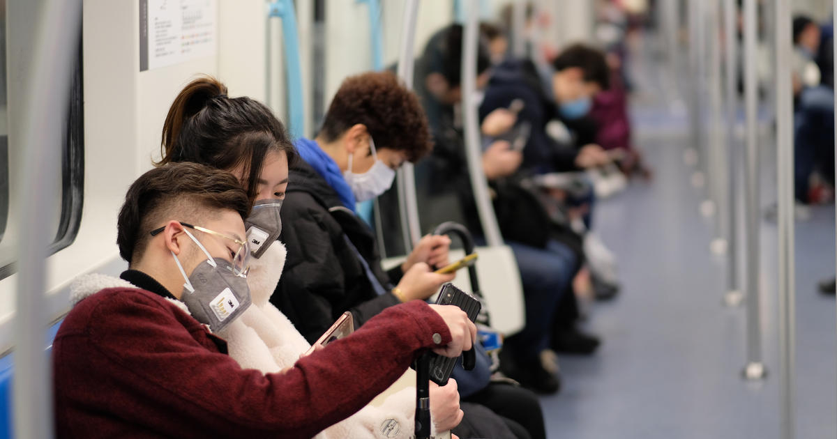 chinese-citizens-wear-protective-masks-subway.jpg
