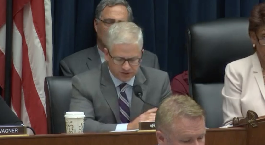 「星空财经」美国众议院金融服务委员会副主席McHenry：区块链是真实存在的，Facebook的进入对此进行确认