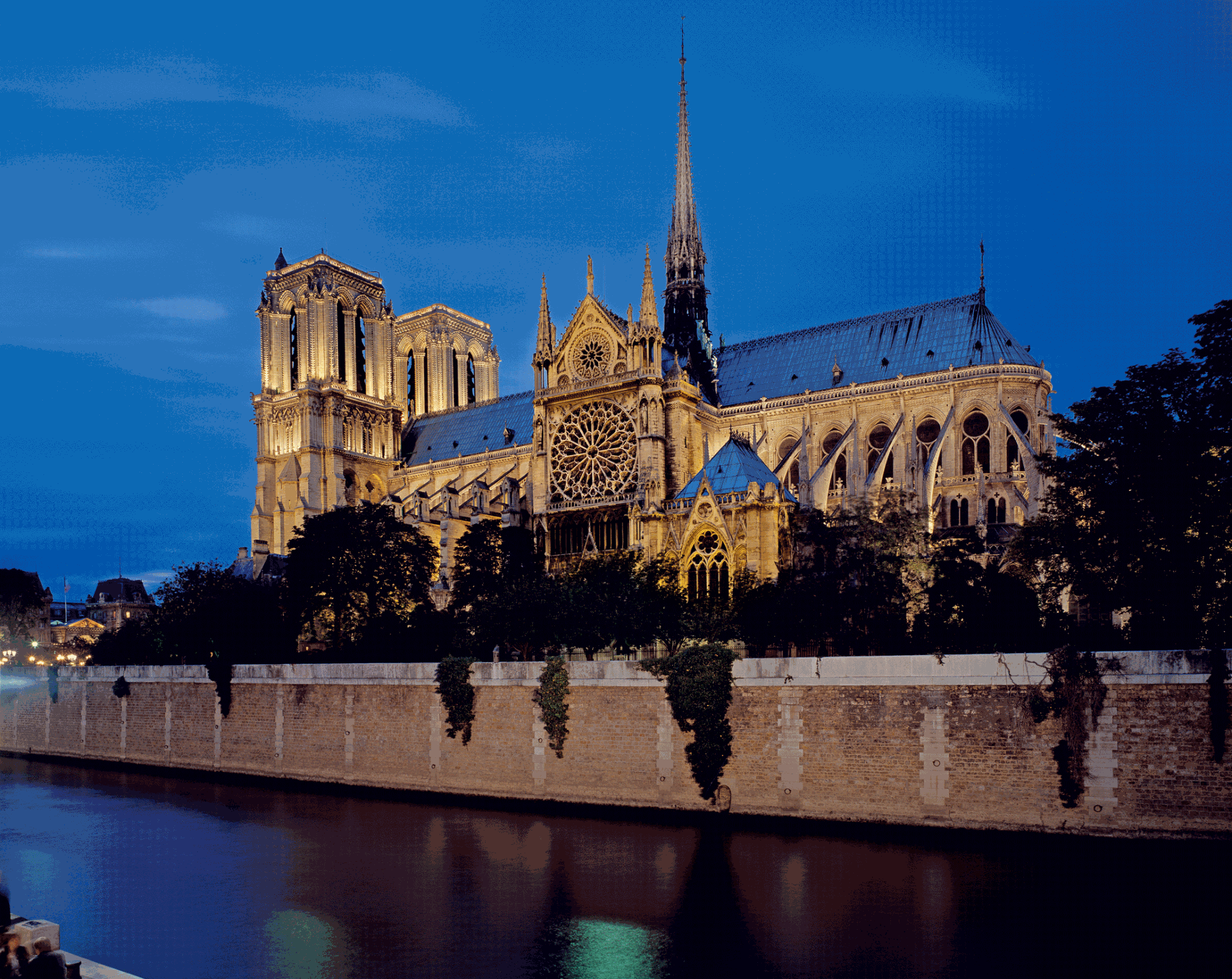 「星空财经」巴黎圣母院已收到近10亿美元捐赠，包含极小部分BTC
