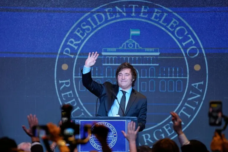 阿根廷新总统哈维尔·米莱：断绝父母关系 主张废除央行 支持比特币
